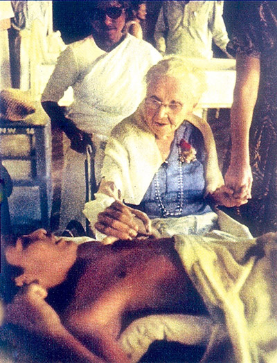Last image of Dr Ida with a patient
